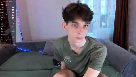 Snapshot of aaron_bang chatting on April 26, 1:09 pm Aaron Bang online show from April 26, 1:09 pm
