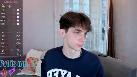 Snapshot of aaron_bang chatting on May 9, 4:01 pm Aaron Bang online show from May 9, 4:01 pm
