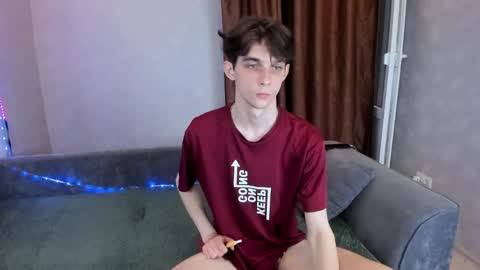 Snapshot of aaron_bang chatting on May 17, 9:00 pm Aaron Bang online show from May 17, 9:00 pm