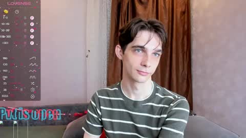 Snapshot of aaron_bang chatting on June 3, 1:19 am Aaron Bang online show from June 3, 1:19 am