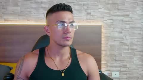 Aaron  online show from June 11, 2:11 am