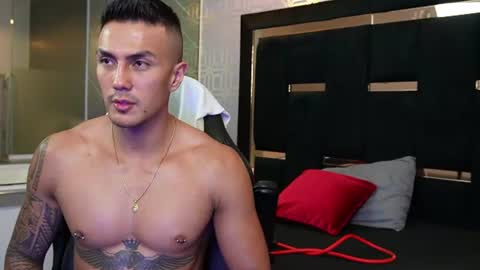 Aaron  online show from June 20, 2:31 pm