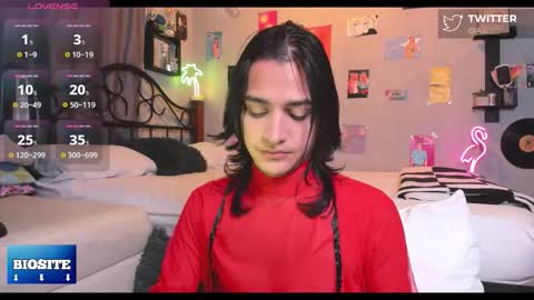 Snapshot of aaron_darkus chatting on November 2, 10:34 pm Aaron online show from November 2, 10:34 pm