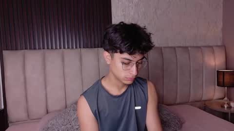 Aaron Ezequiel online show from January 6, 7:17 pm