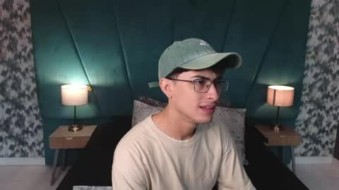 Aaron Ezequiel online show from June 12, 12:26 pm