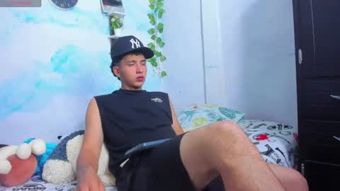 aaron_mercury online show from July 17, 2:40 am