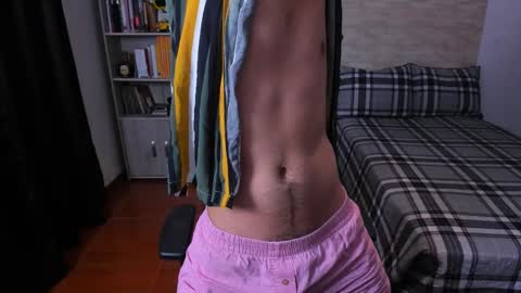 Snapshot of aaron_paul_ chatting on November 13, 6:18 pm Aaron online show from November 13, 6:18 pm