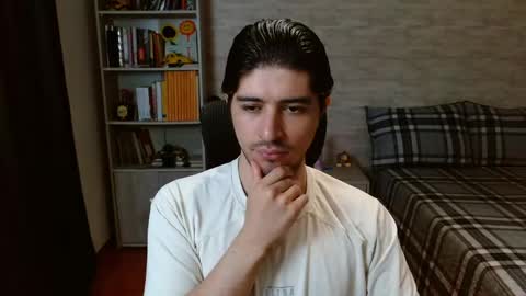 Aaron online show from April 16, 8:09 pm