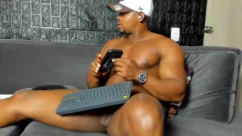 Snapshot of aaron_st chatting on September 27, 9:25 am Aaron online show from September 27, 9:25 am