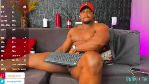 Snapshot of aaron_st chatting on May 23, 6:34 pm Aaron online show from May 23, 6:34 pm
