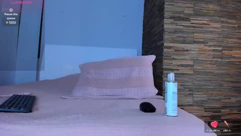 Snapshot of aaron_tate chatting on February 27, 6:50 am Aaron Tate online show from February 27, 6:50 am