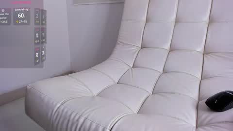 Snapshot of aaron_tate chatting on November 25, 12:43 am Aaron Tate online show from November 25, 12:43 am