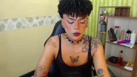 im NiallDun online show from February 26, 6:47 am