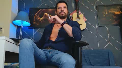 Snapshot of aaronbomer chatting on September 21, 4:41 pm Aaron online show from September 21, 4:41 pm