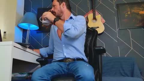 Snapshot of aaronbomer chatting on September 25, 5:44 am Aaron online show from September 25, 5:44 am