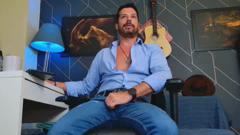 Snapshot of aaronbomer chatting on September 25, 5:49 pm Aaron online show from September 25, 5:49 pm