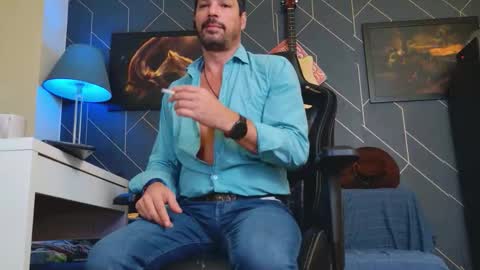 Snapshot of aaronbomer chatting on October 4, 3:04 am Aaron online show from October 4, 3:04 am