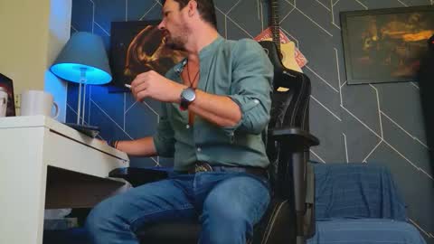 Snapshot of aaronbomer chatting on October 6, 3:04 am Aaron online show from October 6, 3:04 am