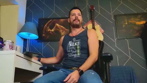 Snapshot of aaronbomer chatting on October 12, 9:47 pm Aaron online show from October 12, 9:47 pm