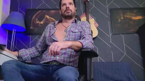 Aaron online show from November 24, 5:01 pm