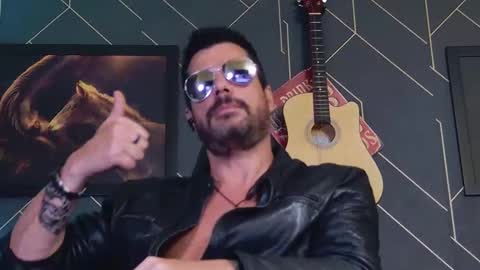 Aaron online show from March 4, 1:22 am