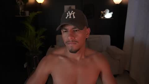 AARON  online show from November 4, 11:09 am