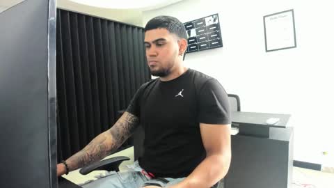 ig aaron hunter123 online show from March 25, 4:57 pm