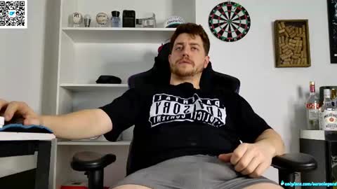 Aaron  online show from June 12, 4:22 am