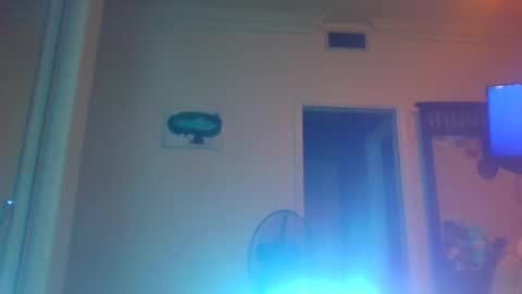 aaronprezent online show from October 15, 10:15 am