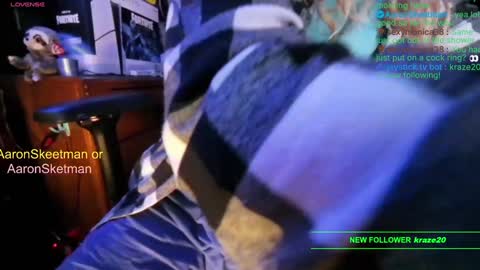 Snapshot of aaronskeetman chatting on January 18, 1:40 pm Aaron Skeetman online show from January 18, 1:40 pm