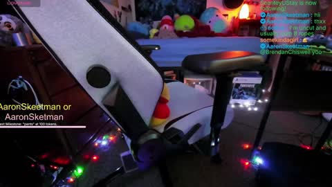 Snapshot of aaronskeetman chatting on January 20, 1:00 pm Aaron Skeetman online show from January 20, 1:00 pm