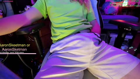 Snapshot of aaronskeetman chatting on January 21, 6:54 am Aaron Skeetman online show from January 21, 6:54 am