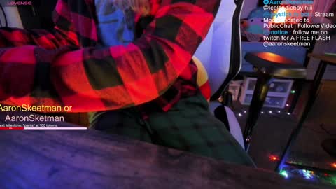 Snapshot of aaronskeetman chatting on January 24, 12:10 pm Aaron Skeetman online show from January 24, 12:10 pm