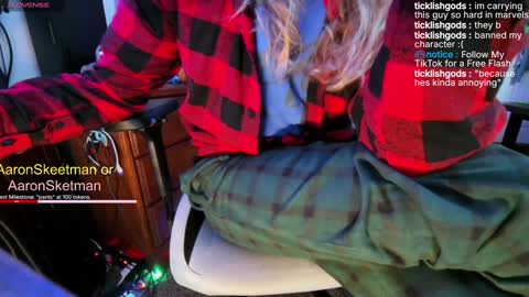 Snapshot of aaronskeetman chatting on January 24, 3:13 pm Aaron Skeetman online show from January 24, 3:13 pm