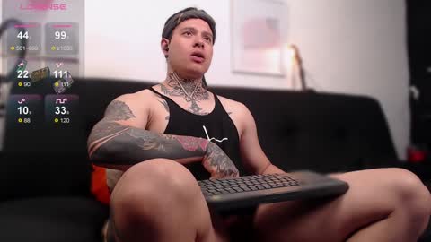 Snapshot of aaronsmith2_ chatting on January 14, 1:15 am aaronsmith2_ online show from January 14, 1:15 am