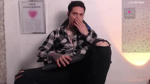 Snapshot of aaronsmith2_ chatting on February 4, 5:31 am aaronsmith2_ online show from February 4, 5:31 am