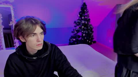 Fiona and Harry online show from December 8, 8:20 am