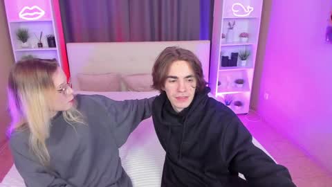 Fiona and Harry online show from December 22, 8:27 am