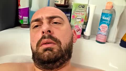 Snapshot of abas1986 chatting on January 7, 8:06 am abas1986 online show from January 7, 8:06 am