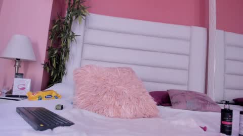 abbey_walker online show from December 30, 11:04 am