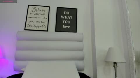 Snapshot of abbey_walker chatting on March 9, 11:03 am abbey_walker online show from March 9, 11:03 am