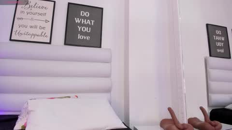 Snapshot of abbey_walker chatting on March 13, 11:06 am abbey_walker online show from March 13, 11:06 am