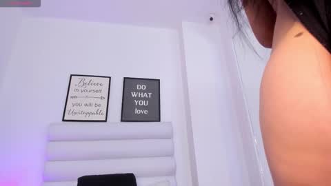 Snapshot of abbey_walker chatting on March 19, 1:37 pm abbey_walker online show from March 19, 1:37 pm