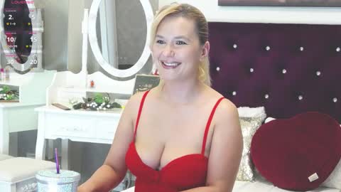 Snapshot of abbeymarley chatting on June 5, 7:41 pm Abbey online show from June 5, 7:41 pm