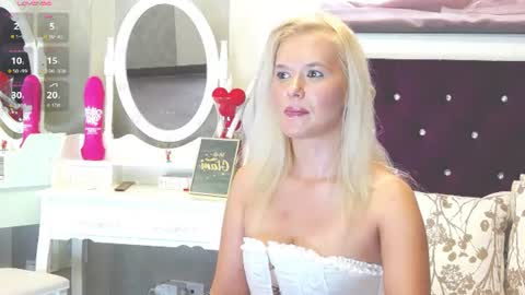 Snapshot of abbeymarley chatting on July 21, 7:16 pm Abbey online show from July 21, 7:16 pm