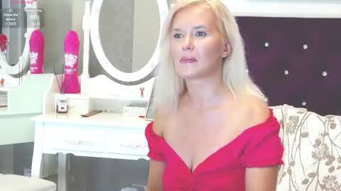 Snapshot of abbeymarley chatting on July 22, 7:27 pm Abbey online show from July 22, 7:27 pm