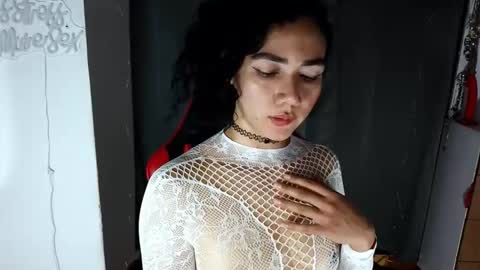 Snapshot of abbi_mooncb chatting on May 3, 2:23 pm Abbi mooncb online show from May 3, 2:23 pm