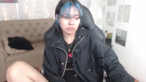 Snapshot of abbiross chatting on December 4, 9:13 pm Abbi online show from December 4, 9:13 pm