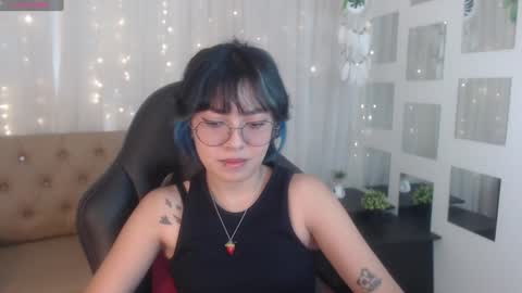 Snapshot of abbiross chatting on December 23, 7:30 pm Abbi online show from December 23, 7:30 pm