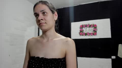 Snapshot of abby_connie chatting on February 16, 3:47 am Abby Connie online show from February 16, 3:47 am